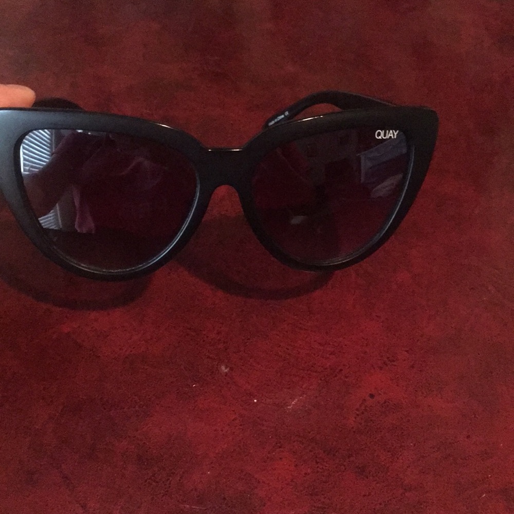 Black “stray cat” Quay Australia Sunglasses